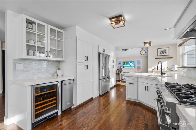 363 Cornwall Avenue, South Elgin, IL 60177