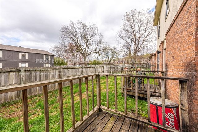 684 W Martha Drive, Fayetteville, AR 72703