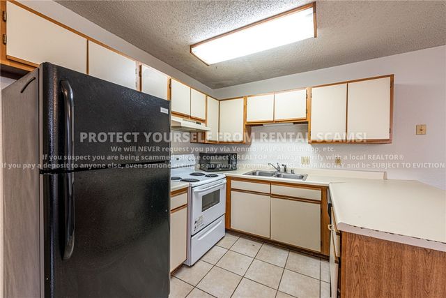 684 W Martha Drive, Fayetteville, AR 72703