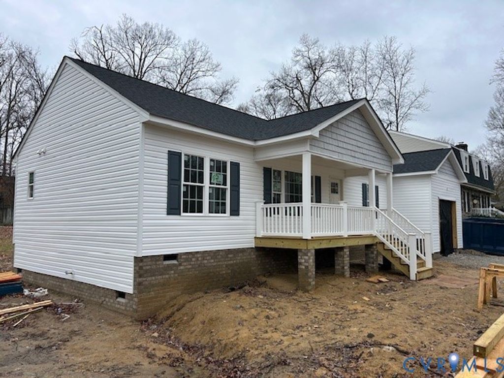 4605 Greenbriar Dr, Chester, VA 23831