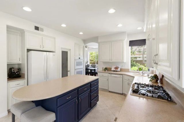 3212 Rancho Companero, Carlsbad, CA 92009