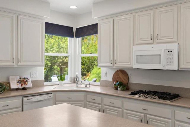 3212 Rancho Companero, Carlsbad, CA 92009
