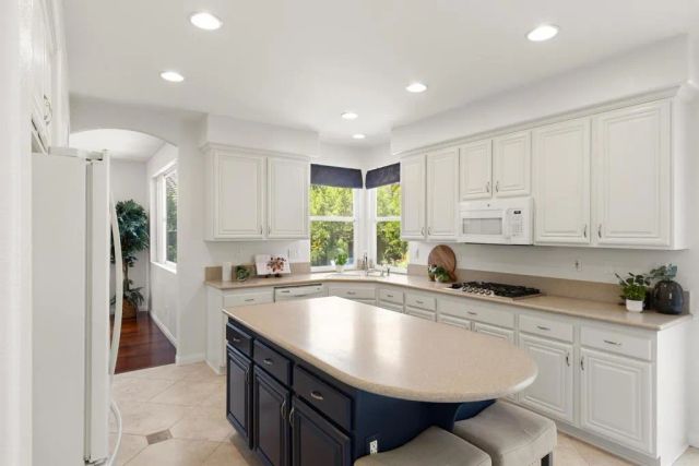 3212 Rancho Companero, Carlsbad, CA 92009