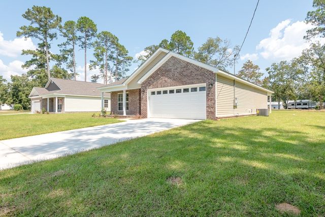 530 N Azalea Street, Geneva, AL 36340