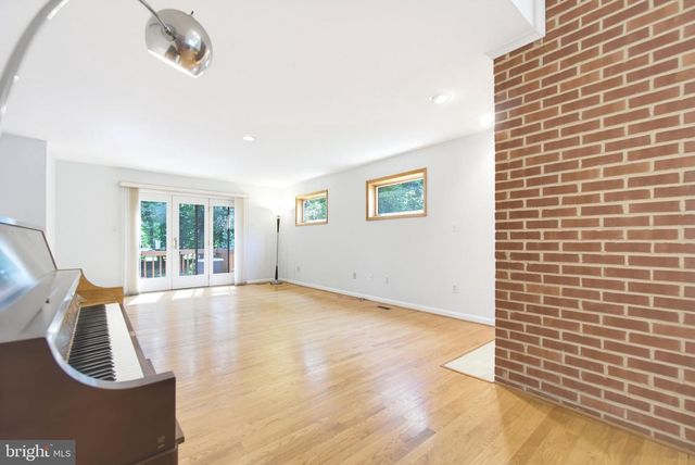 6181 WOODED RUN DR, Columbia, MD 21044