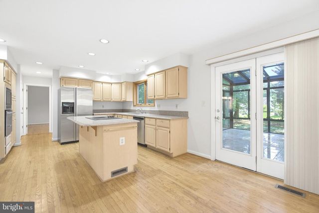 6181 WOODED RUN DR, Columbia, MD 21044