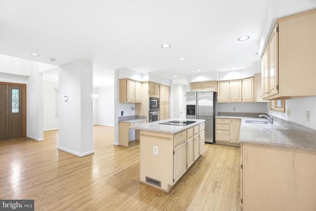 6181 WOODED RUN DR, Columbia, MD 21044