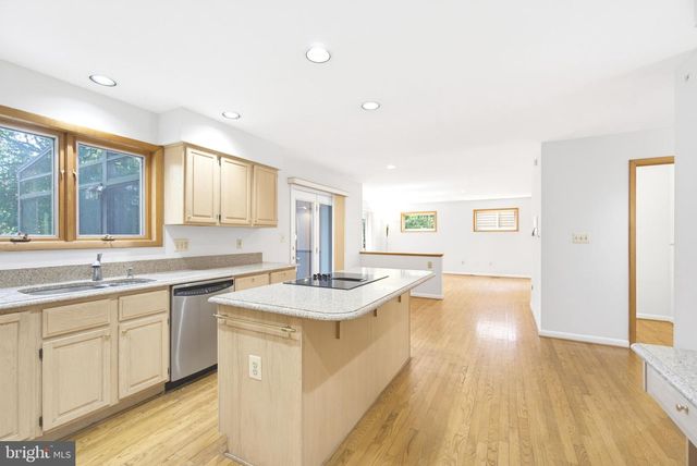 6181 WOODED RUN DR, Columbia, MD 21044