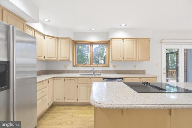6181 WOODED RUN DR, Columbia, MD 21044