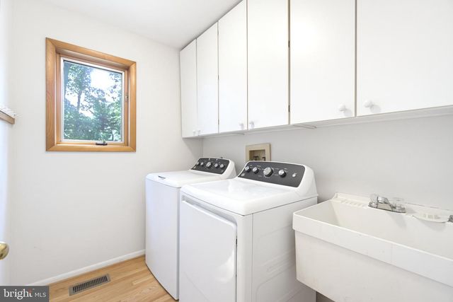 6181 WOODED RUN DR, Columbia, MD 21044