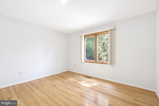 6181 WOODED RUN DR, Columbia, MD 21044