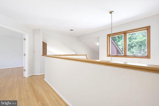 6181 WOODED RUN DR, Columbia, MD 21044