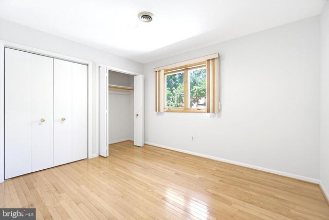 6181 WOODED RUN DR, Columbia, MD 21044