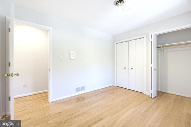 6181 WOODED RUN DR, Columbia, MD 21044
