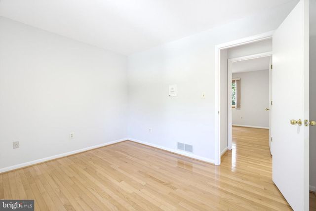 6181 WOODED RUN DR, Columbia, MD 21044