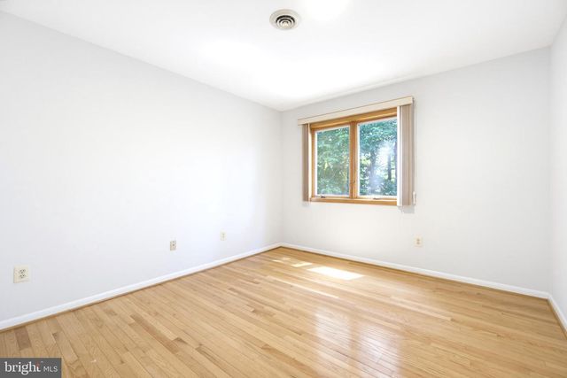 6181 WOODED RUN DR, Columbia, MD 21044