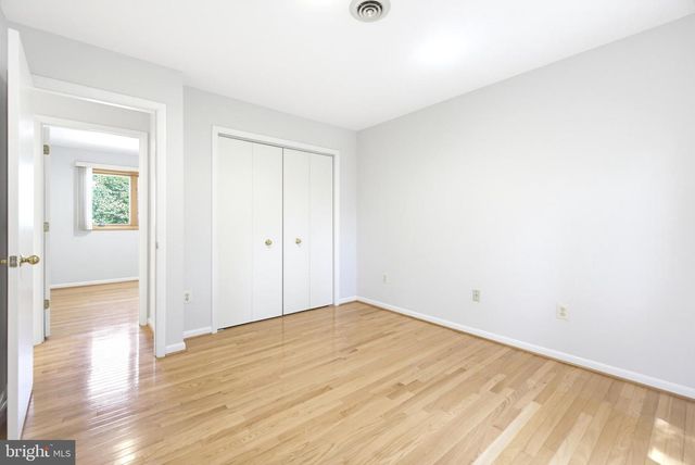 6181 WOODED RUN DR, Columbia, MD 21044