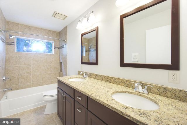 6181 WOODED RUN DR, Columbia, MD 21044