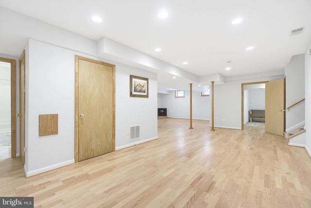 6181 WOODED RUN DR, Columbia, MD 21044