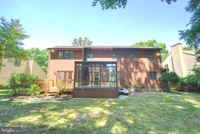 6181 WOODED RUN DR, Columbia, MD 21044