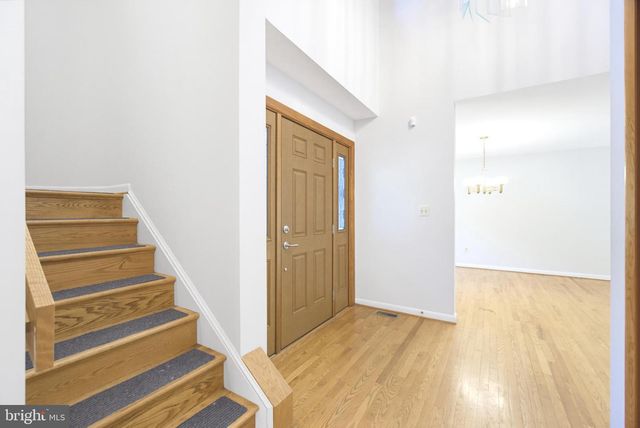 6181 WOODED RUN DR, Columbia, MD 21044
