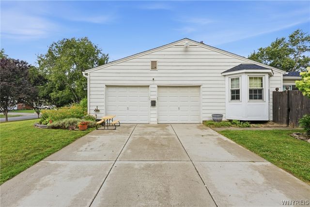 53 Willowgrove East, Tonawanda, NY 14150