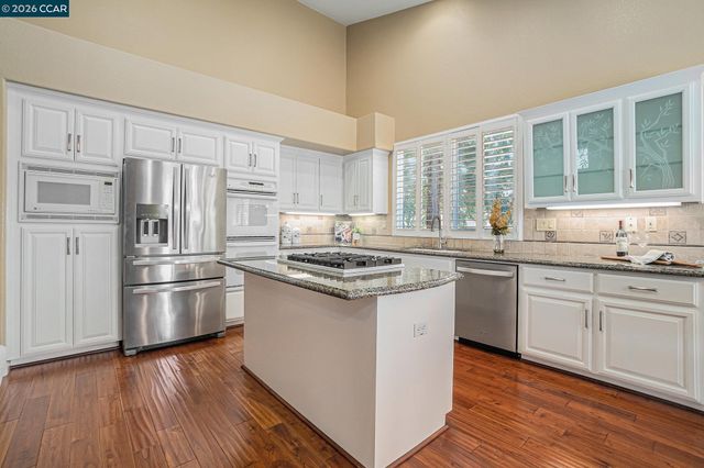 121 St Nazaire Ct, Martinez, CA 94553