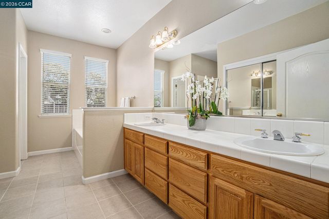 121 St Nazaire Ct, Martinez, CA 94553