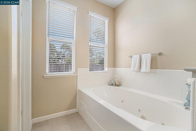 121 St Nazaire Ct, Martinez, CA 94553