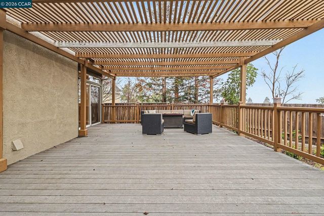 121 St Nazaire Ct, Martinez, CA 94553