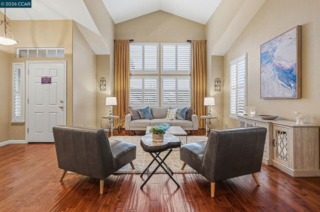 121 St Nazaire Ct, Martinez, CA 94553