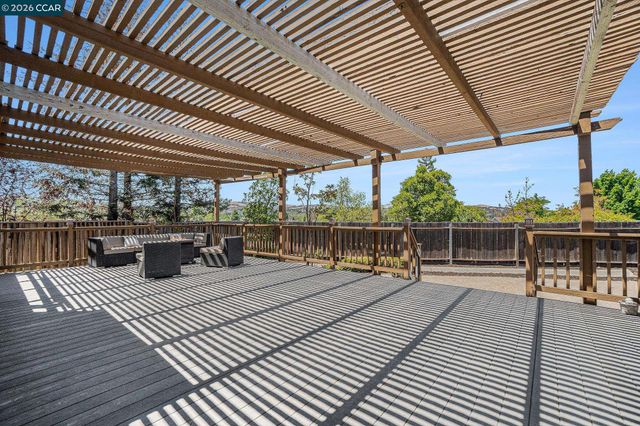 121 St Nazaire Ct, Martinez, CA 94553