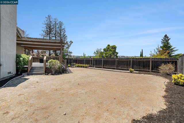 121 St Nazaire Ct, Martinez, CA 94553