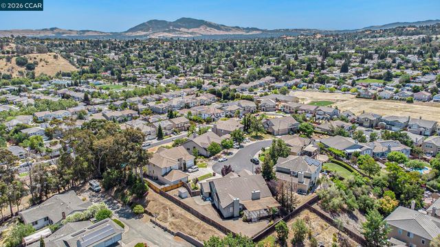 121 St Nazaire Ct, Martinez, CA 94553