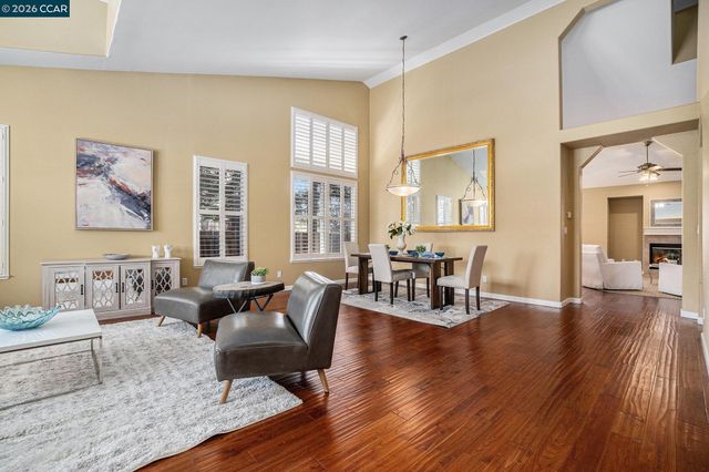 121 St Nazaire Ct, Martinez, CA 94553