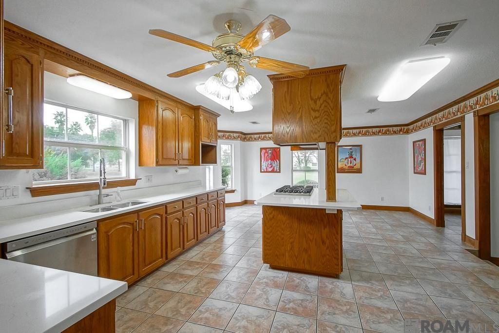 6168 Brewerton Rd, Gonzales, LA 70737