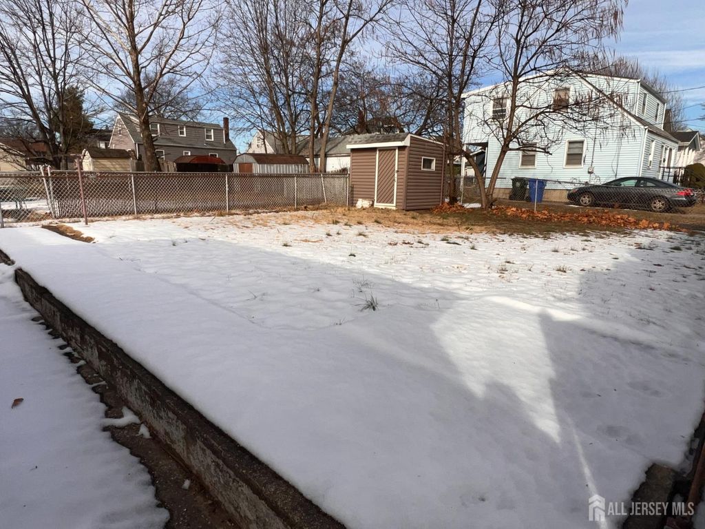 121 woodbridge Avenue, Sewaren, NJ 07077