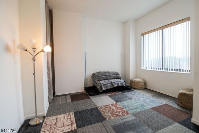 108 Harmon Cove Tower, Secaucus Town, NJ 07094