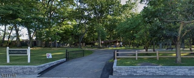 108 Harmon Cove Tower, Secaucus Town, NJ 07094