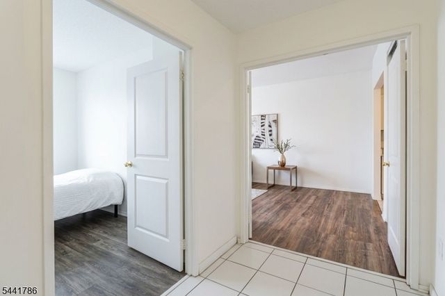 108 Harmon Cove Tower, Secaucus Town, NJ 07094
