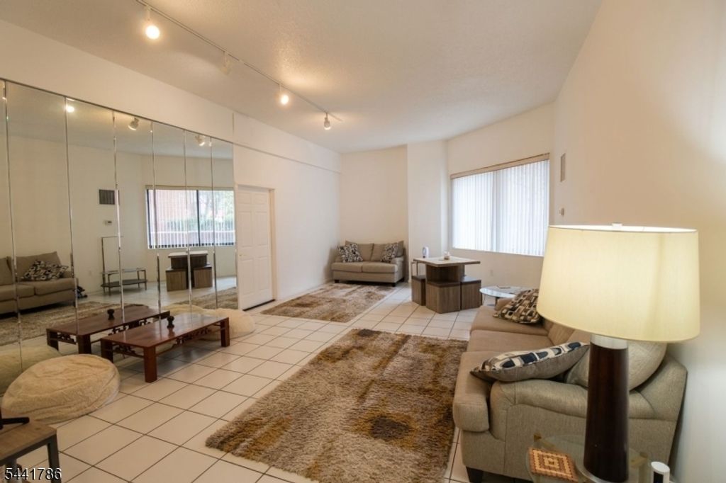 108 Harmon Cove Tower, Secaucus Town, NJ 07094