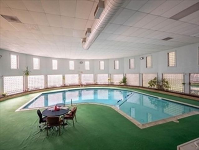 18 Shadowbrook Ln 19, Milford, MA 01757
