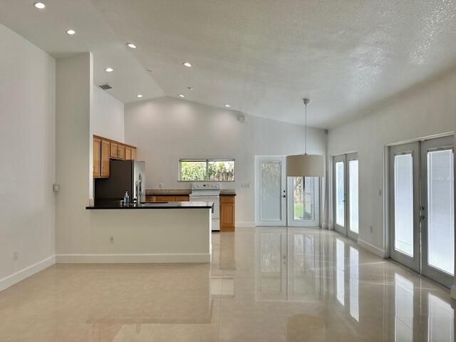 6100 W Falcons Lea Drive, Davie, FL 33331