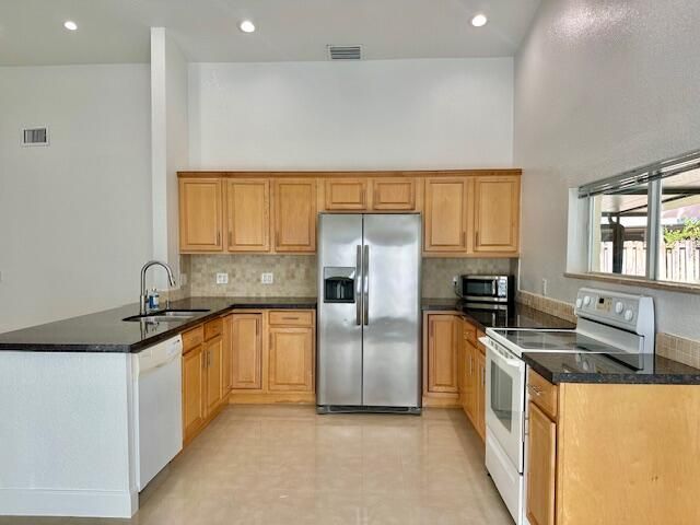 6100 W Falcons Lea Drive, Davie, FL 33331