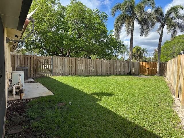 6100 W Falcons Lea Drive, Davie, FL 33331