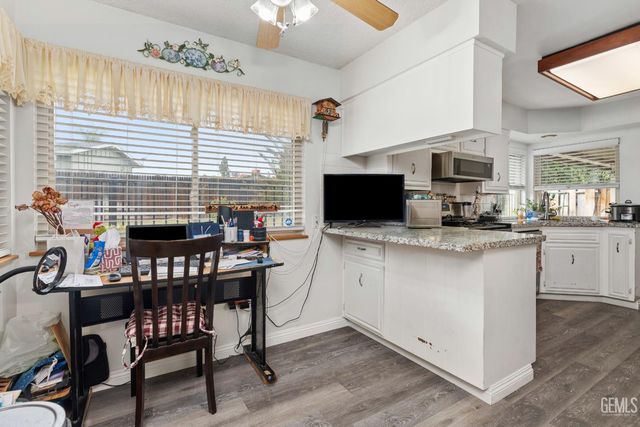 517 New Stine Road, Bakersfield, CA 93309