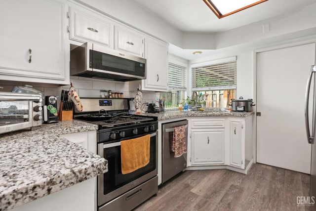 517 New Stine Road, Bakersfield, CA 93309