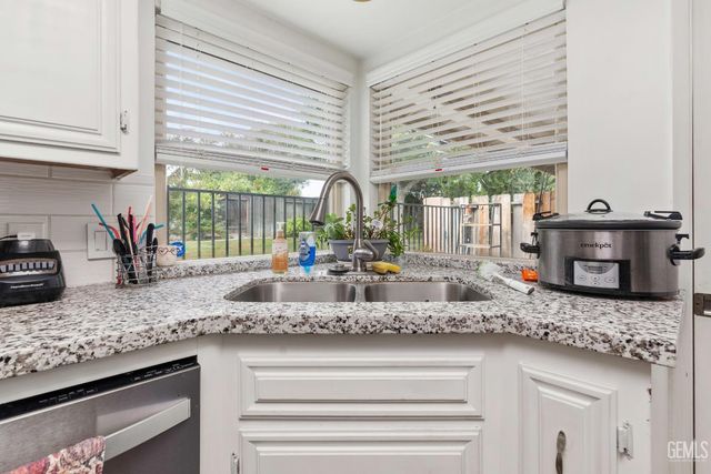 517 New Stine Road, Bakersfield, CA 93309