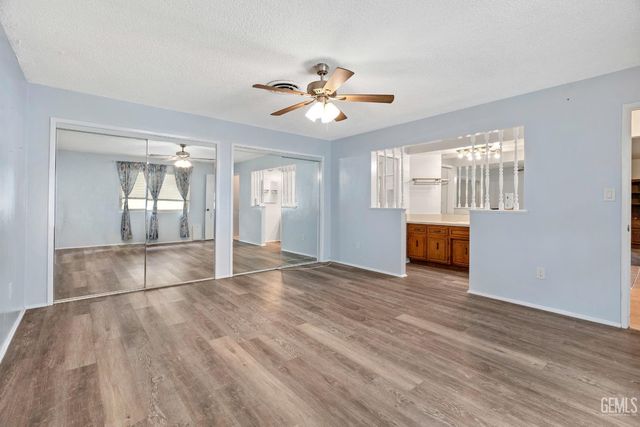 517 New Stine Road, Bakersfield, CA 93309