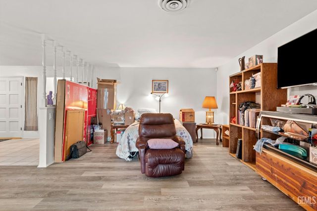 517 New Stine Road, Bakersfield, CA 93309